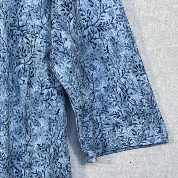 Isaac Mizrahi Live! Allover Floral Print Button Front Top Women PL Blue aA06 - Picture 4 of 15